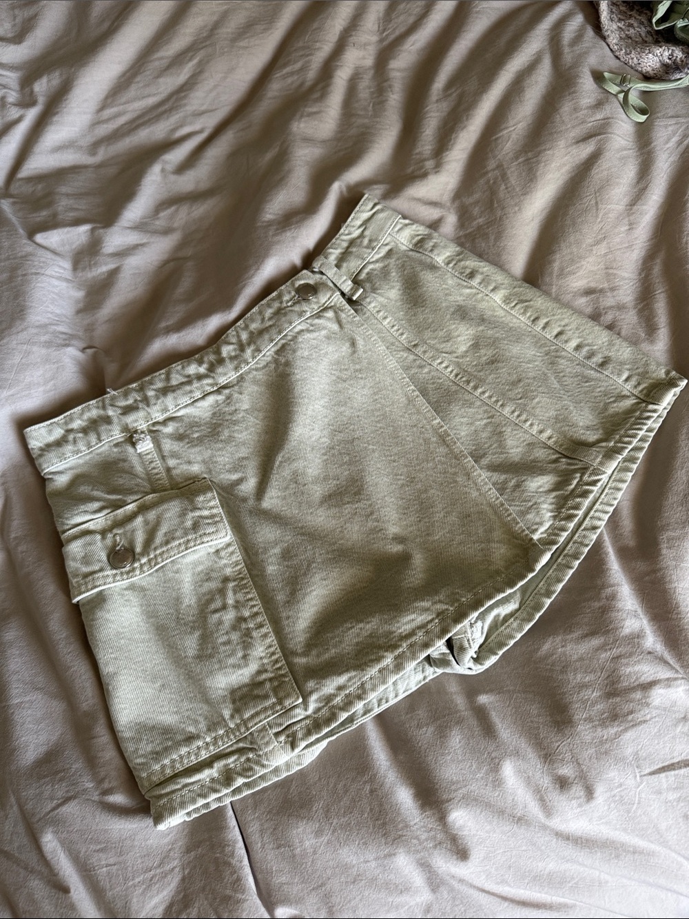 High-Rise Utility Shorts in Light Olive